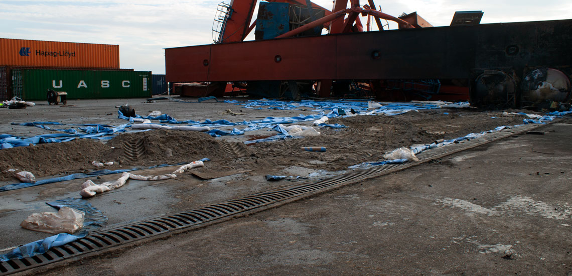 Shoreline Oil Spill Response + Inland Oil Spill Response 1 Shoreline Oil Spill Response Inland 4