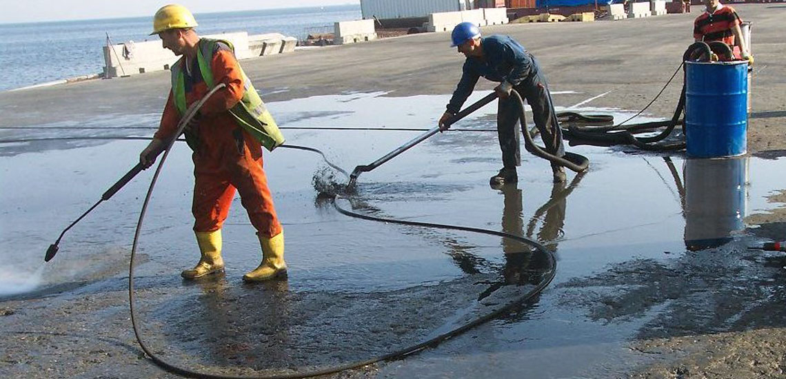 Shoreline Oil Spill Response + Inland Oil Spill Response 5 Shoreline Oil Spill Response Inland 2