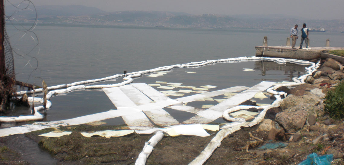 Kocaeli - Discharge Channel Oil Pollution 2 Discharge Channel Oil Spill