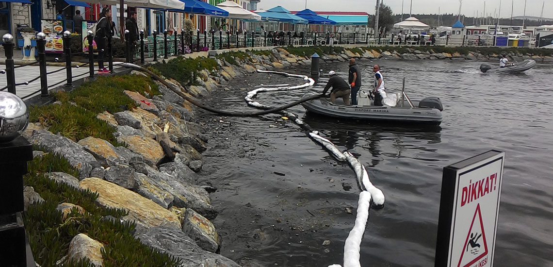 TIER 1 OIL SPILL RESPONSE SERVICES VIA PORT MARINA 1 Via port marina Oil Spill Response Operation