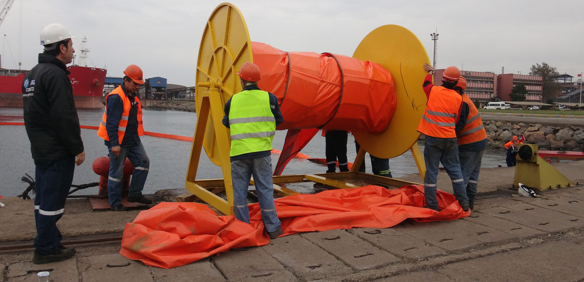 Oil Boom Reel (2) Oil Boom Reel (2)