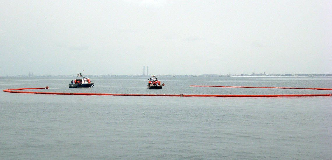 Inflatable Oil Boom, PVC + PU (4) Inflatable Oil Boom, PVC + PU (4)