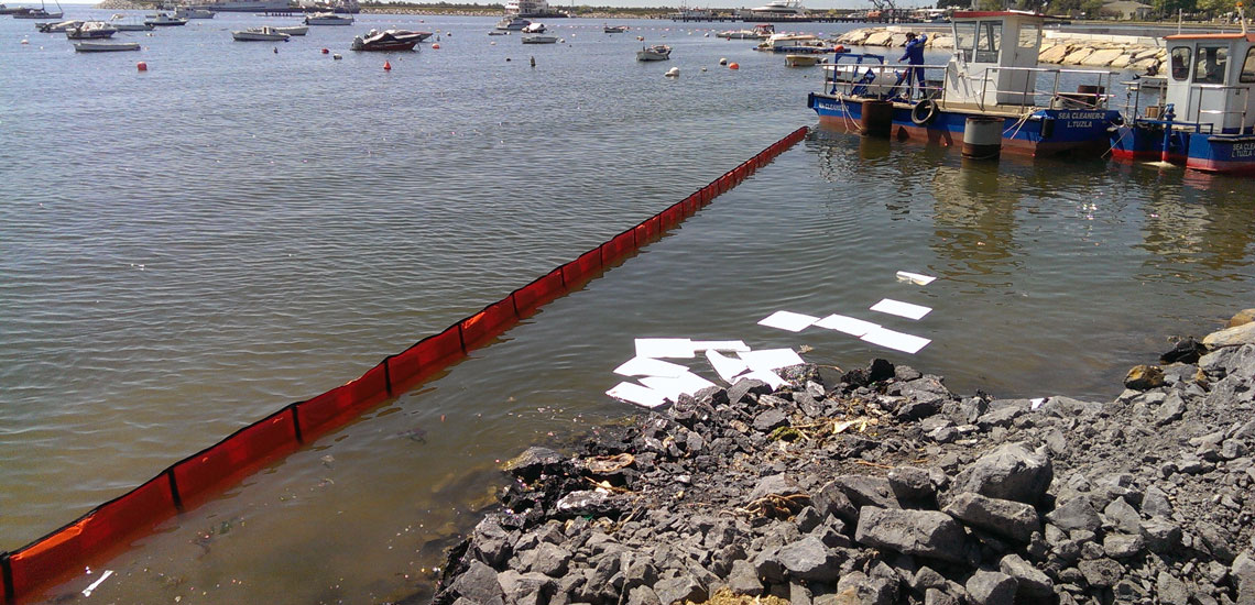 Oil Fence Boom Oil Spill Response (19) Oil Fence Boom Oil Spill Response (19)
