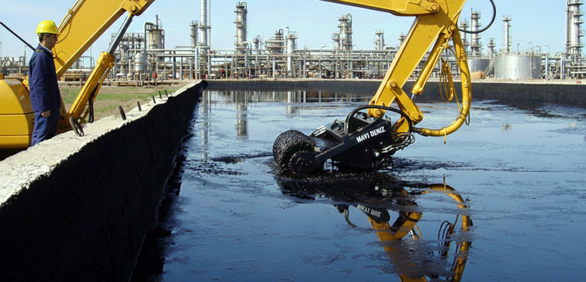 Bucket Oil Brush Skimmer