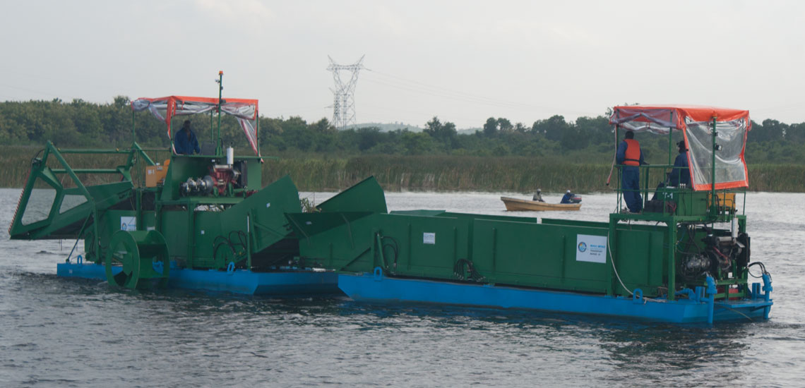 Aquatic Weed Harvester (4) Aquatic Weed Harvester (4)
