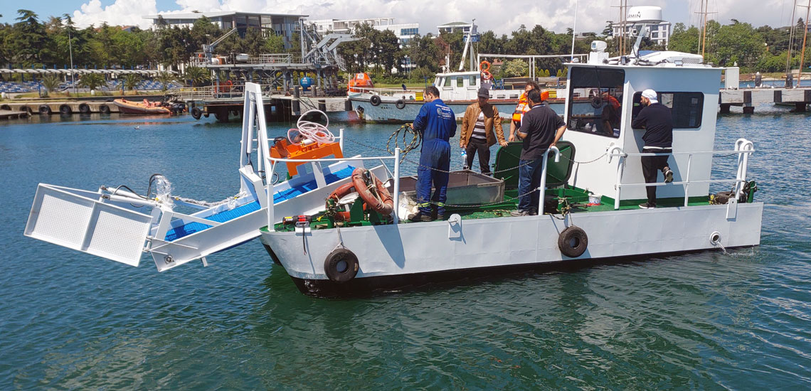 Trash Skimmer River Lake Sea Marina Port (1) Trash Skimmer River Lake Sea Marina Port (1)