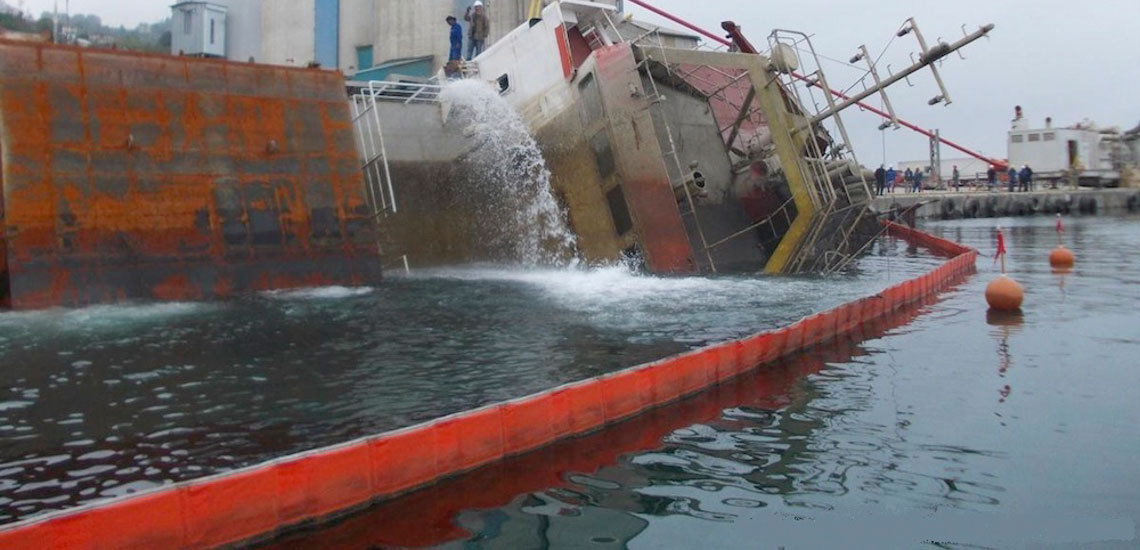 Cargo Vessel Sink Oil Spill (2)