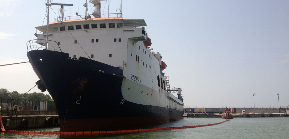 RORO vessel oil spill response operation