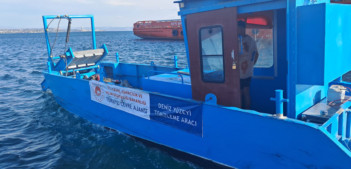 Marmara Sea Surface cleaning