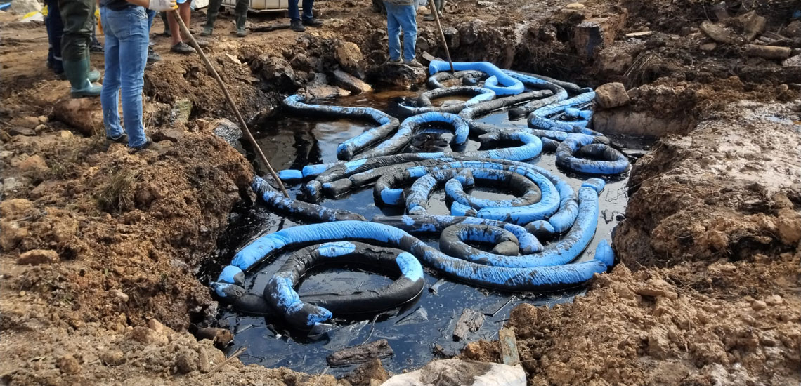 Shipyard Oil Spill Operation Oil Boom Oil Pad 4