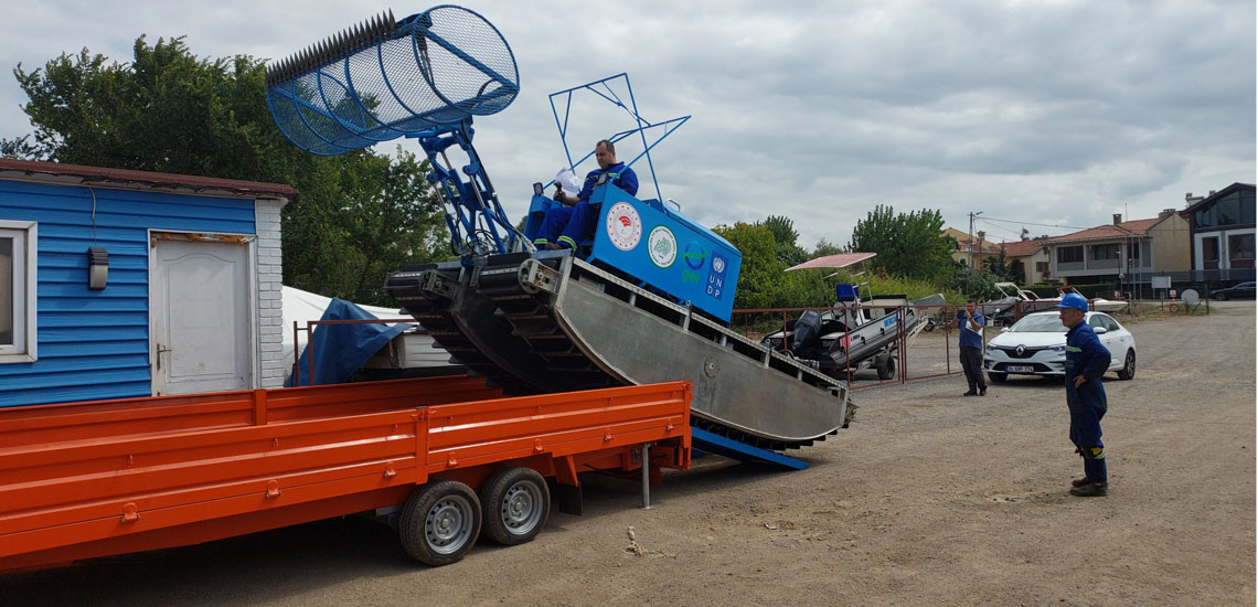 Lake Amphibious Machine
